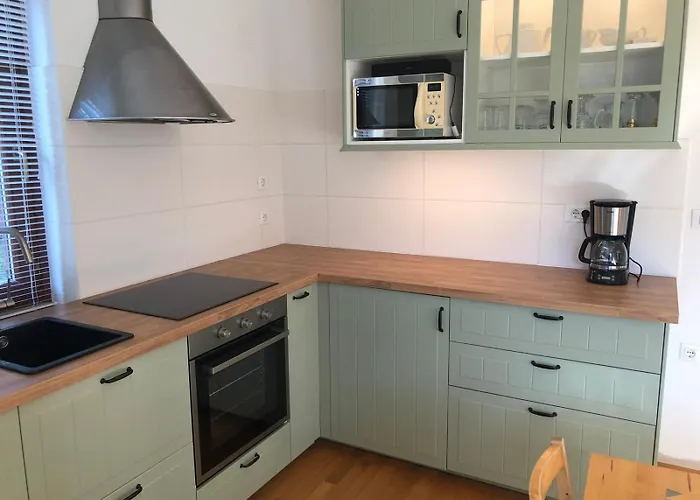 House Jelenko * בובק